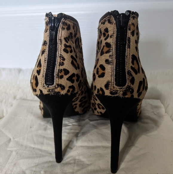NWOT Carlo's Real Fur Leopard Zipper 4" Heels, peep toe bootie, black, tan, 7.5 - Picture 5 of 11